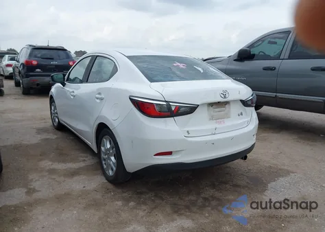 2018 Toyota Yaris Ia z USA, uszkodzony, nr VIN 3MYDLBYV8JY307445